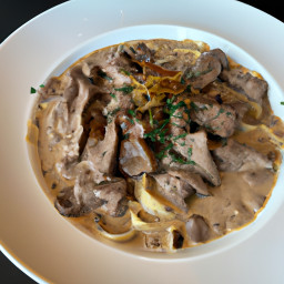 Entrée: Russia – Бефстроганов ▶ Befstroganov (Beef Stroganoff) recipe