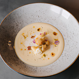 Entrée: France – Velouté de Chou-Fleur au Parmigiano (Creamy Cauliflower and Parmesan Soup) recipe